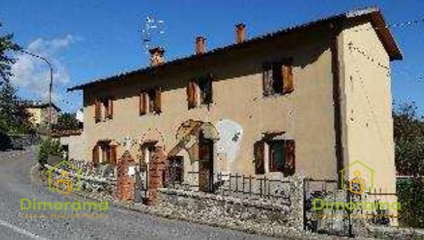 casa indipendente in vendita a Firenzuola in zona Cornacchiaia