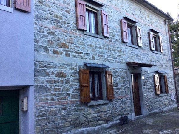 casa indipendente in vendita a Firenzuola in zona Casanuova