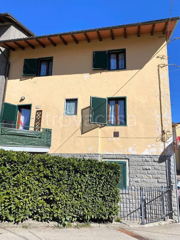casa indipendente in vendita a Firenzuola in zona Pietramala