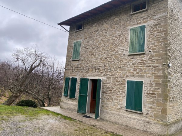 casa indipendente in vendita a Firenzuola in zona Giugnola