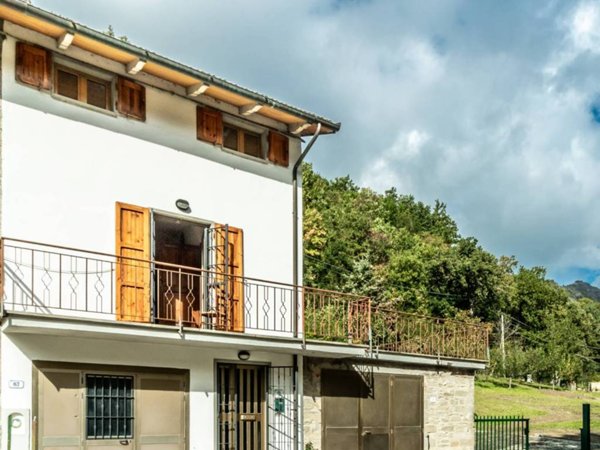 casa indipendente in vendita a Firenzuola in zona San Pellegrino