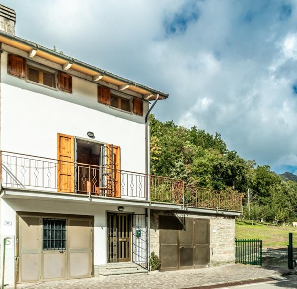 casa indipendente in vendita a Firenzuola in zona San Pellegrino
