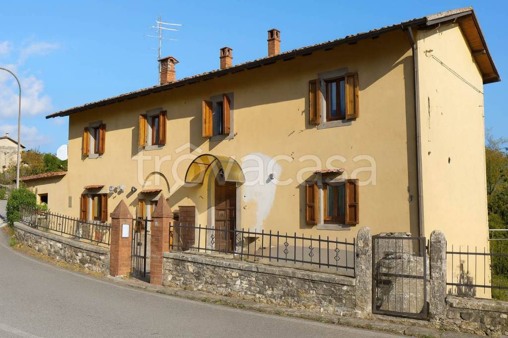 casa indipendente in vendita a Firenzuola in zona Cornacchiaia