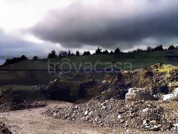 locale di sgombero in vendita a Firenzuola in zona Pietramala