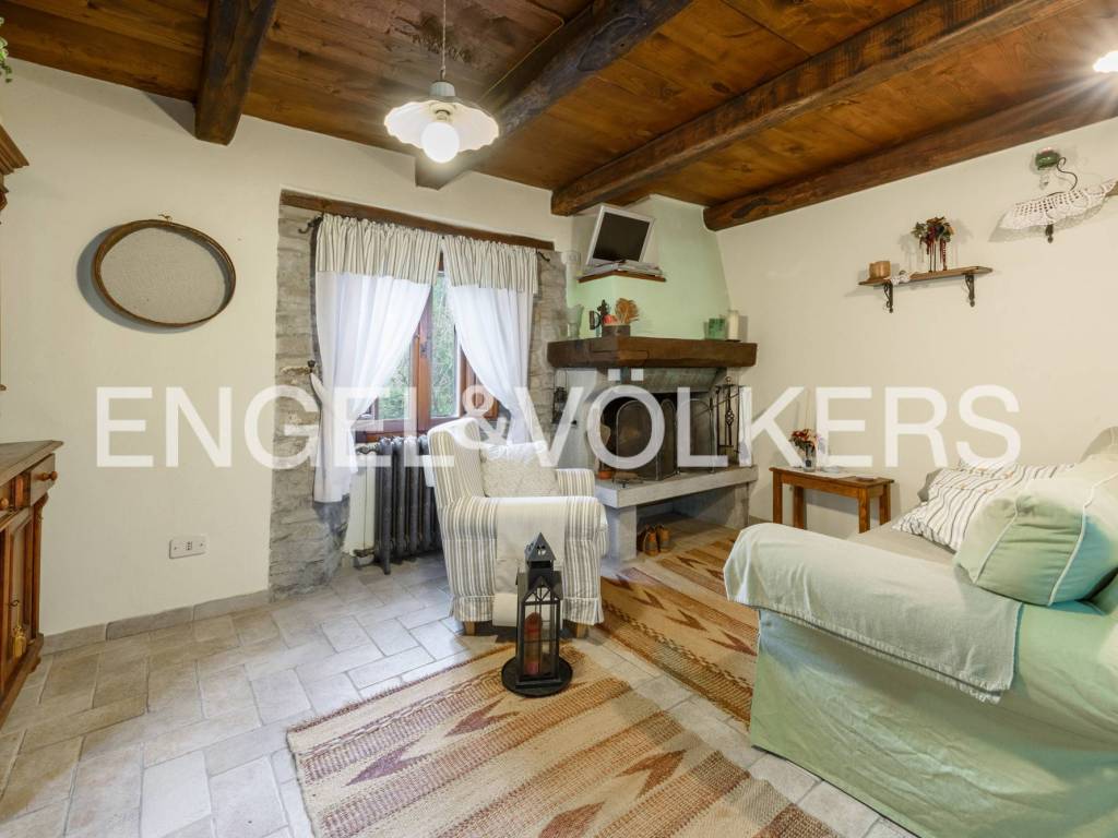 casa indipendente in vendita a Firenzuola in zona Castelvecchio