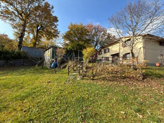 casa indipendente in vendita a Firenzuola in zona Casanuova