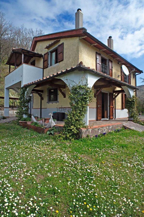 casa indipendente in vendita a Firenzuola