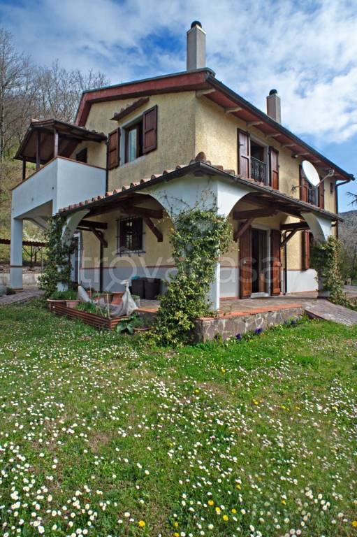 casa indipendente in vendita a Firenzuola