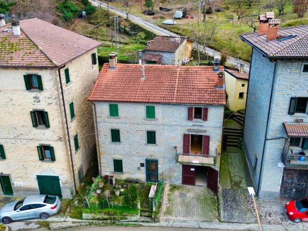 casa indipendente in vendita a Firenzuola in zona Giugnola