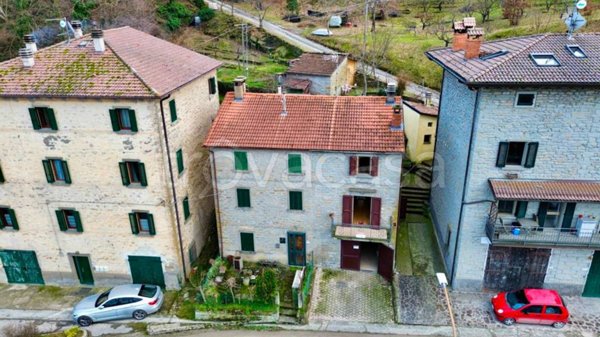 casa indipendente in vendita a Firenzuola in zona Giugnola