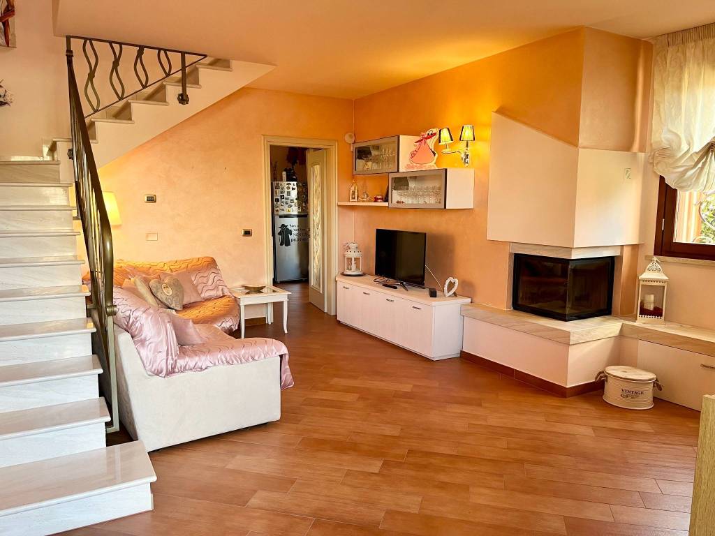 casa indipendente in vendita a Fucecchio