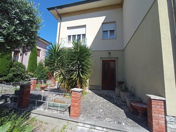 casa indipendente in vendita a Fucecchio