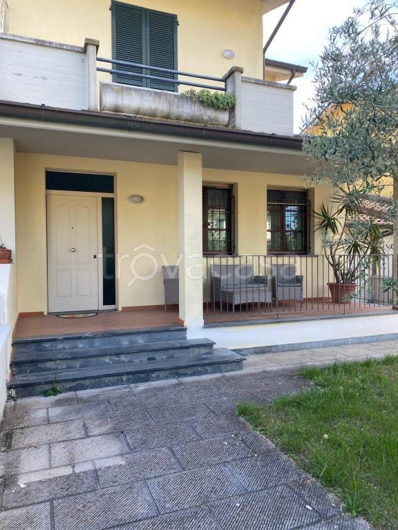 casa indipendente in vendita a Fucecchio in zona Pinete