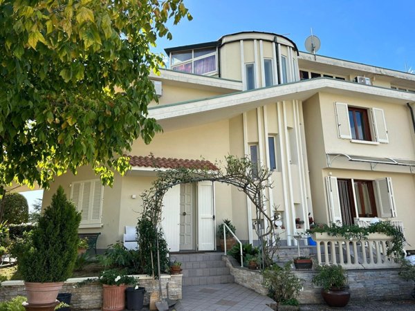 casa indipendente in vendita a Fucecchio
