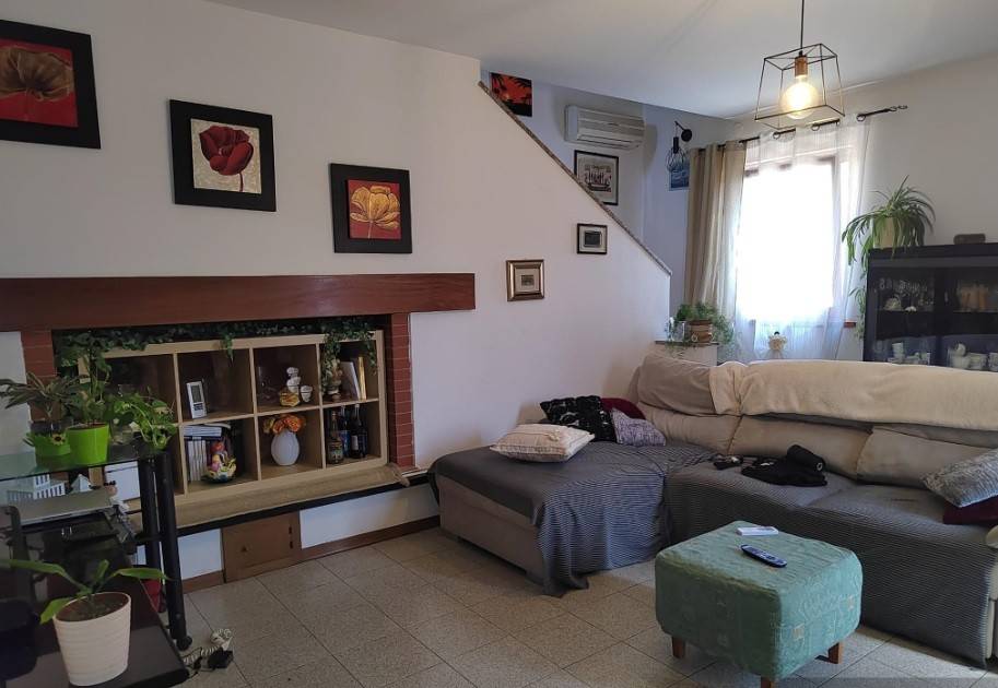 casa indipendente in vendita a Fucecchio in zona Ponte a Cappiano