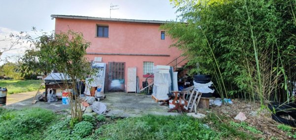 locale commerciale in vendita a Fucecchio in zona Galleno