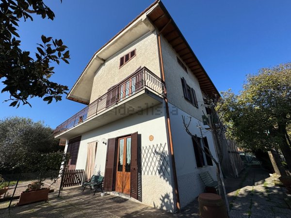 casa indipendente in vendita a Fucecchio in zona Pinete