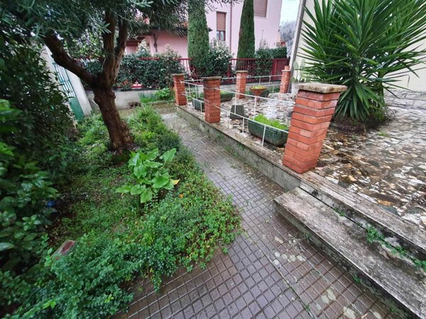 casa indipendente in vendita a Fucecchio