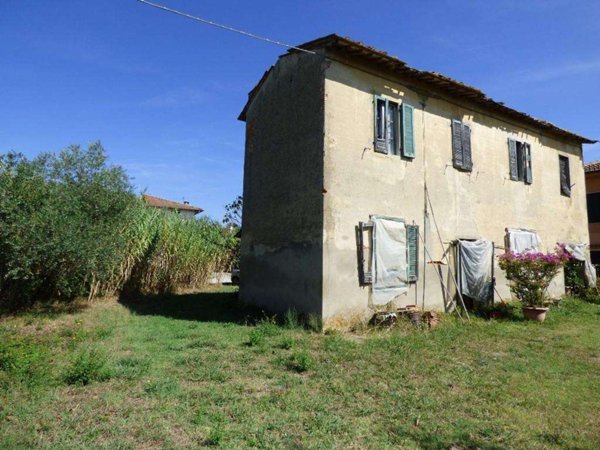 intera palazzina in vendita a Fucecchio in zona Massarella