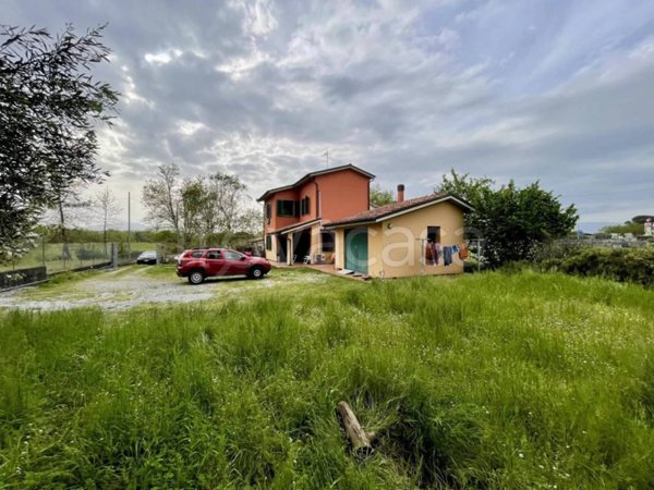 casa indipendente in vendita a Fucecchio in zona Galleno