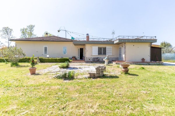 casa indipendente in vendita a Fucecchio in zona Pinete