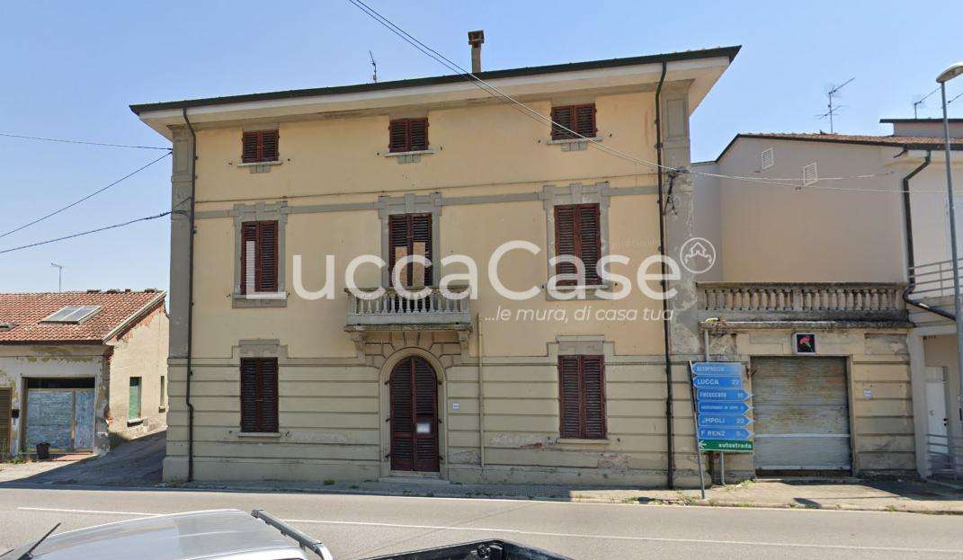 casa indipendente in vendita a Fucecchio in zona Galleno