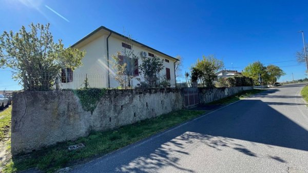 casa indipendente in vendita a Fucecchio in zona Massarella