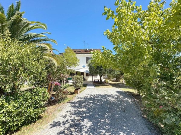 casa indipendente in vendita a Fucecchio in zona Querce