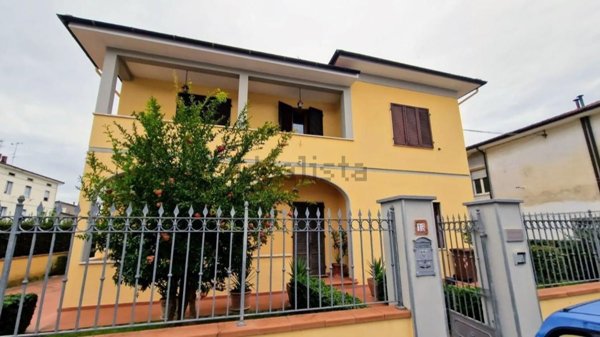 casa semindipendente in vendita a Fucecchio