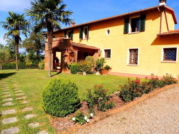 casale in vendita a Fucecchio