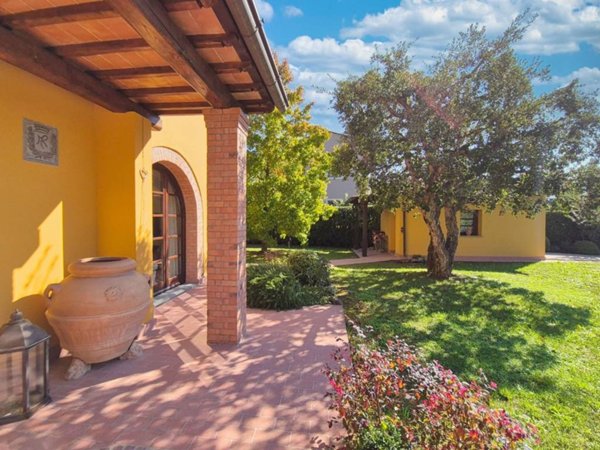 casa indipendente in vendita a Fucecchio in zona Querce