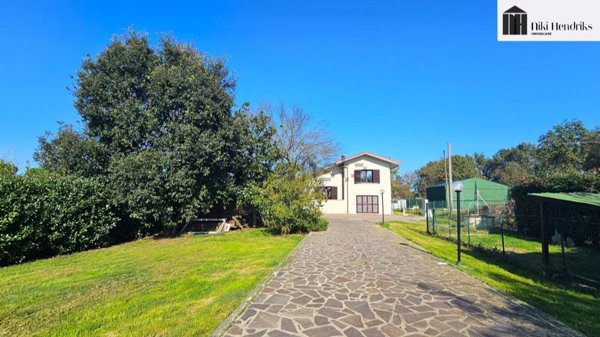 casa indipendente in vendita a Fucecchio in zona Galleno