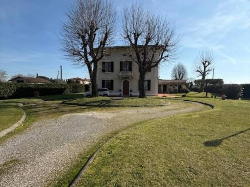 casa indipendente in vendita a Fucecchio