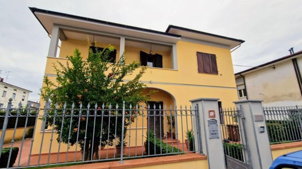 casa indipendente in vendita a Fucecchio