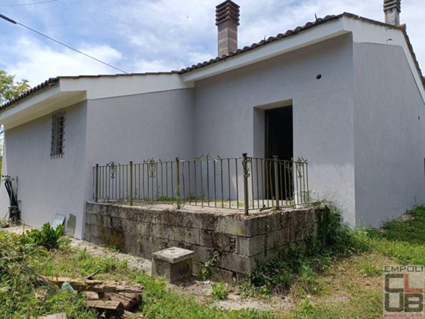casa indipendente in vendita a Fucecchio in zona Galleno