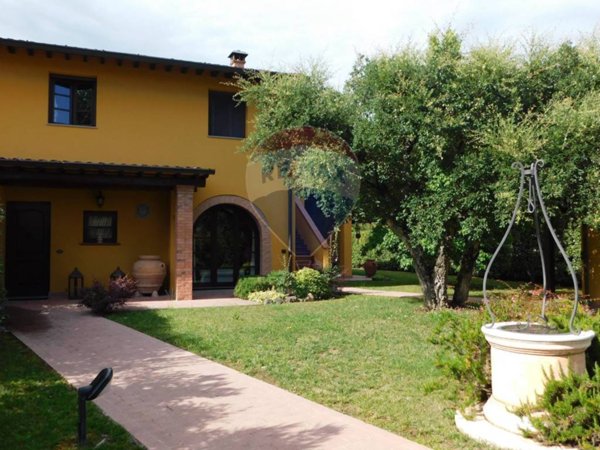 casa indipendente in vendita a Fucecchio in zona Querce
