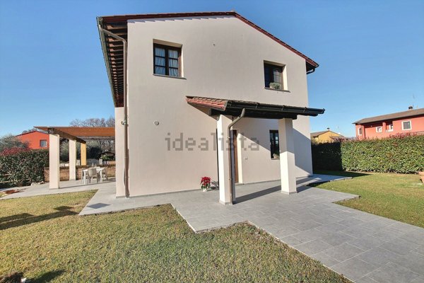 casa indipendente in vendita a Fucecchio in zona Querce