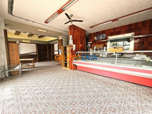 negozio in vendita a Fucecchio in zona Galleno