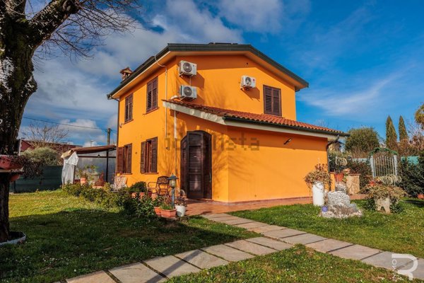 casa indipendente in vendita a Fucecchio