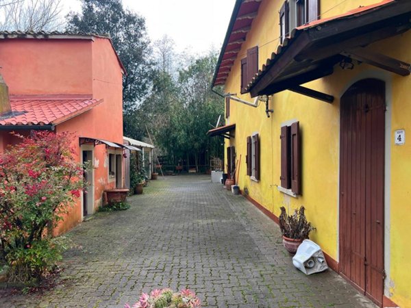 casa indipendente in vendita a Fucecchio in zona Massarella