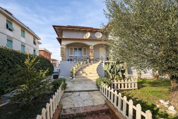 casa indipendente in vendita a Fucecchio