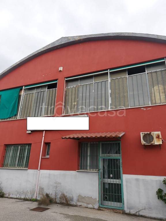 capannone in vendita a Fucecchio in zona Ponte a Cappiano