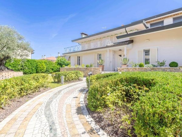 casa indipendente in vendita a Fucecchio