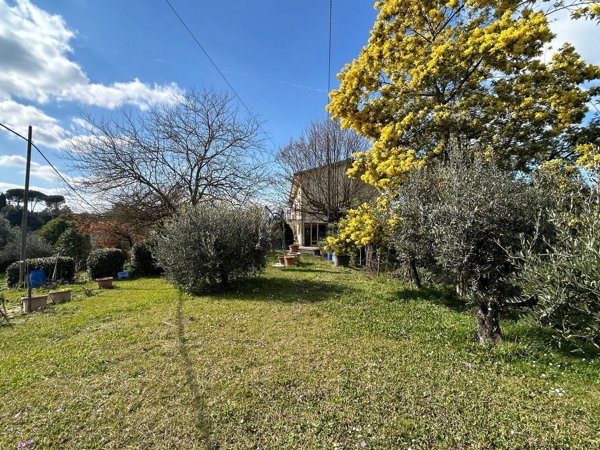 casa indipendente in vendita a Fucecchio in zona Pinete