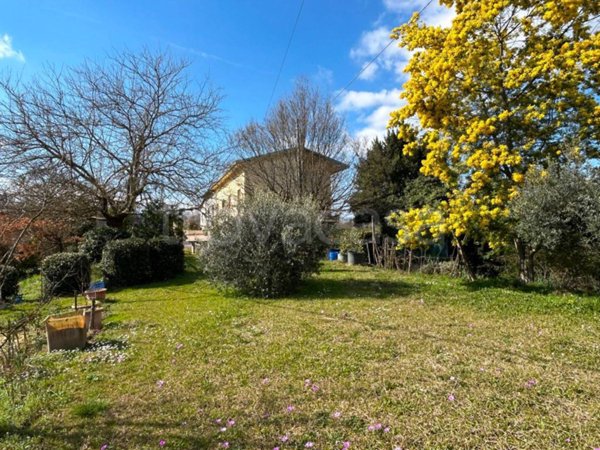 casa indipendente in vendita a Fucecchio in zona Pinete