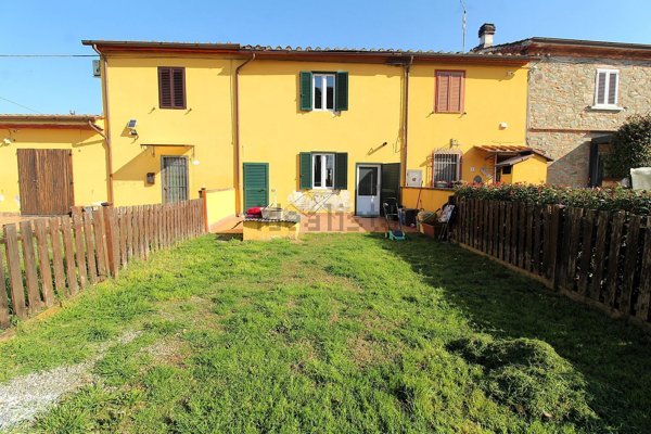 casa indipendente in vendita a Fucecchio in zona Querce