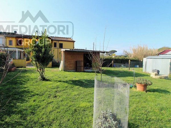 casa indipendente in vendita a Fucecchio in zona Querce