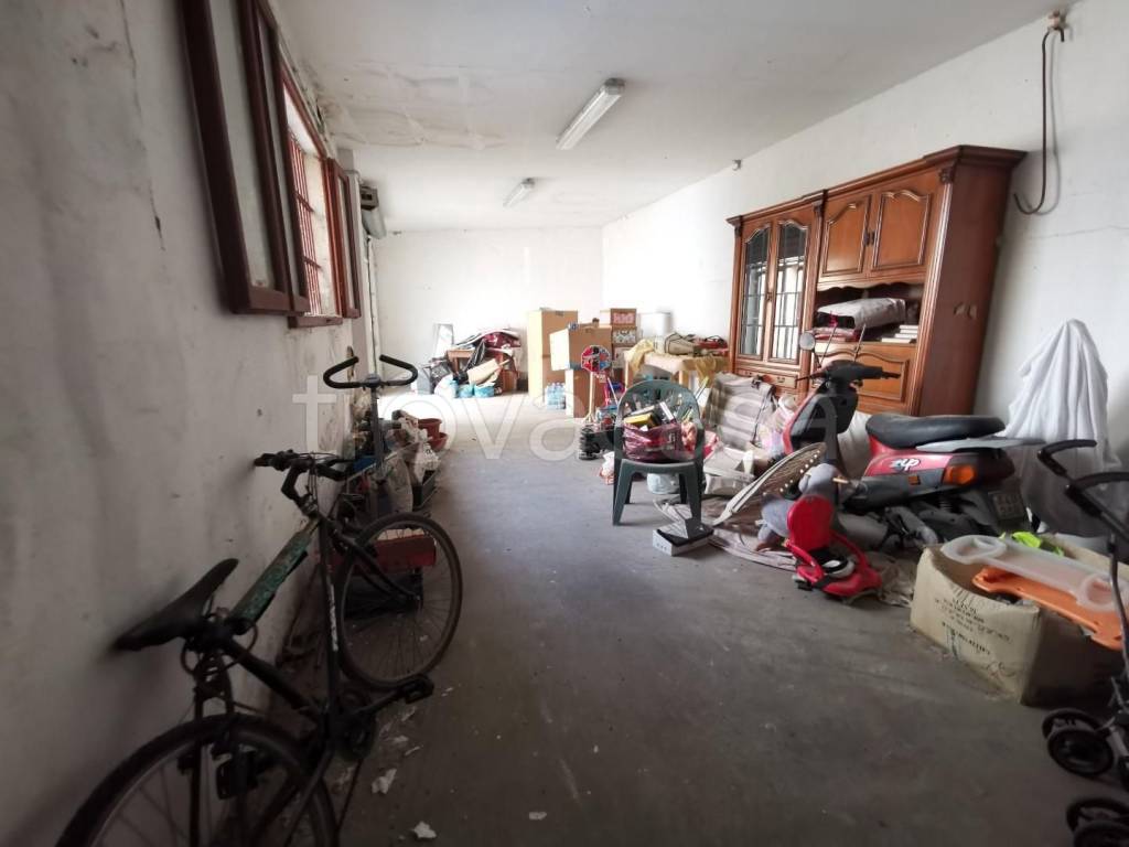 locale commerciale in vendita a Fucecchio