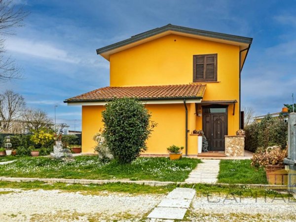 casa indipendente in vendita a Fucecchio
