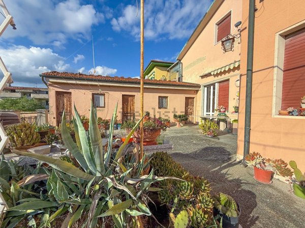 casa indipendente in vendita a Fucecchio